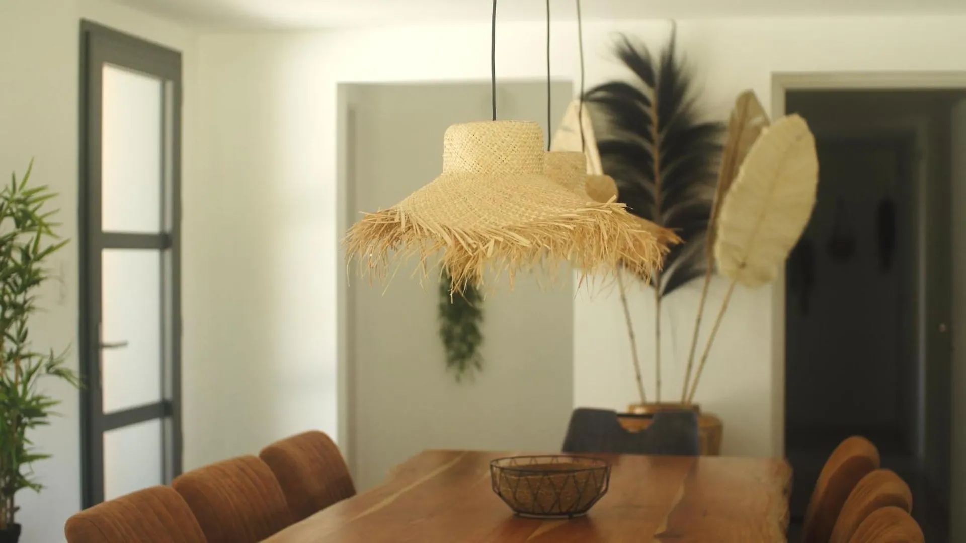 Maison Avec Terrasse En Bois Et Piscine Varaire Villa
