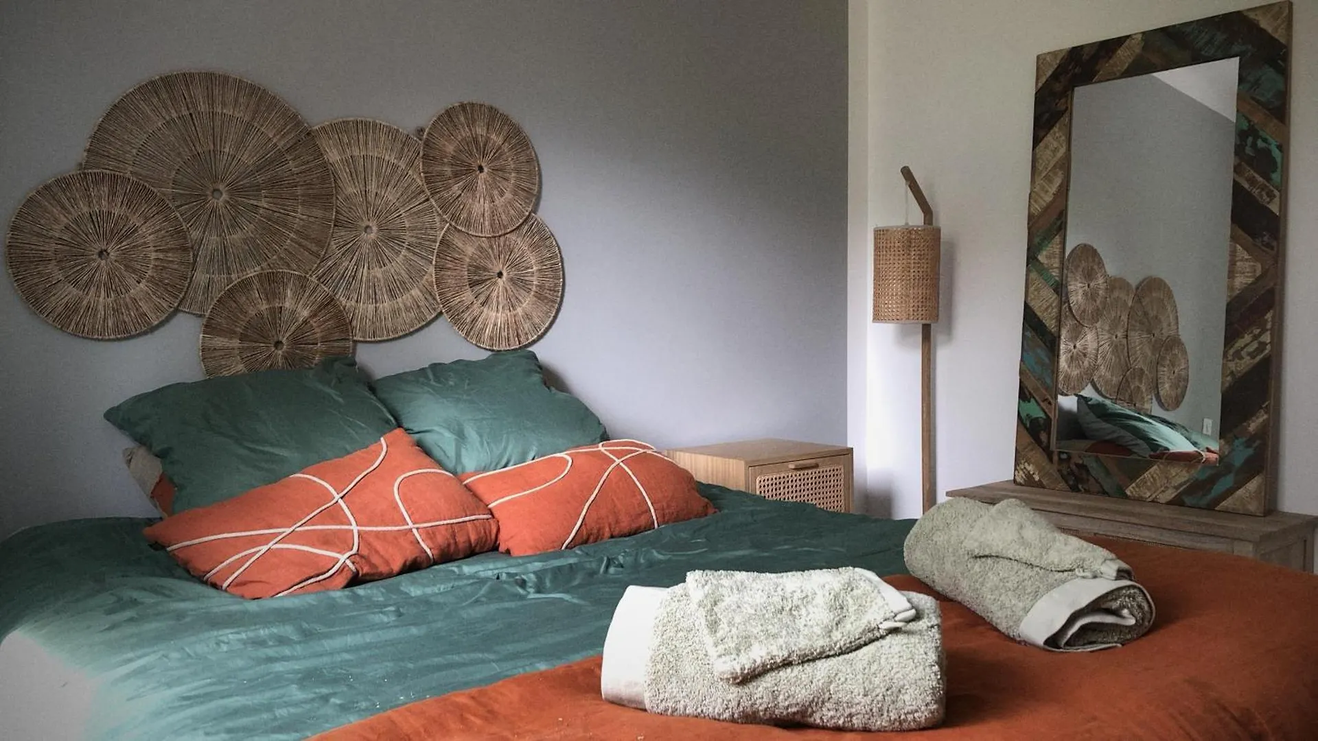 Maison Avec Terrasse En Bois Et Piscine Varaire Franciaország