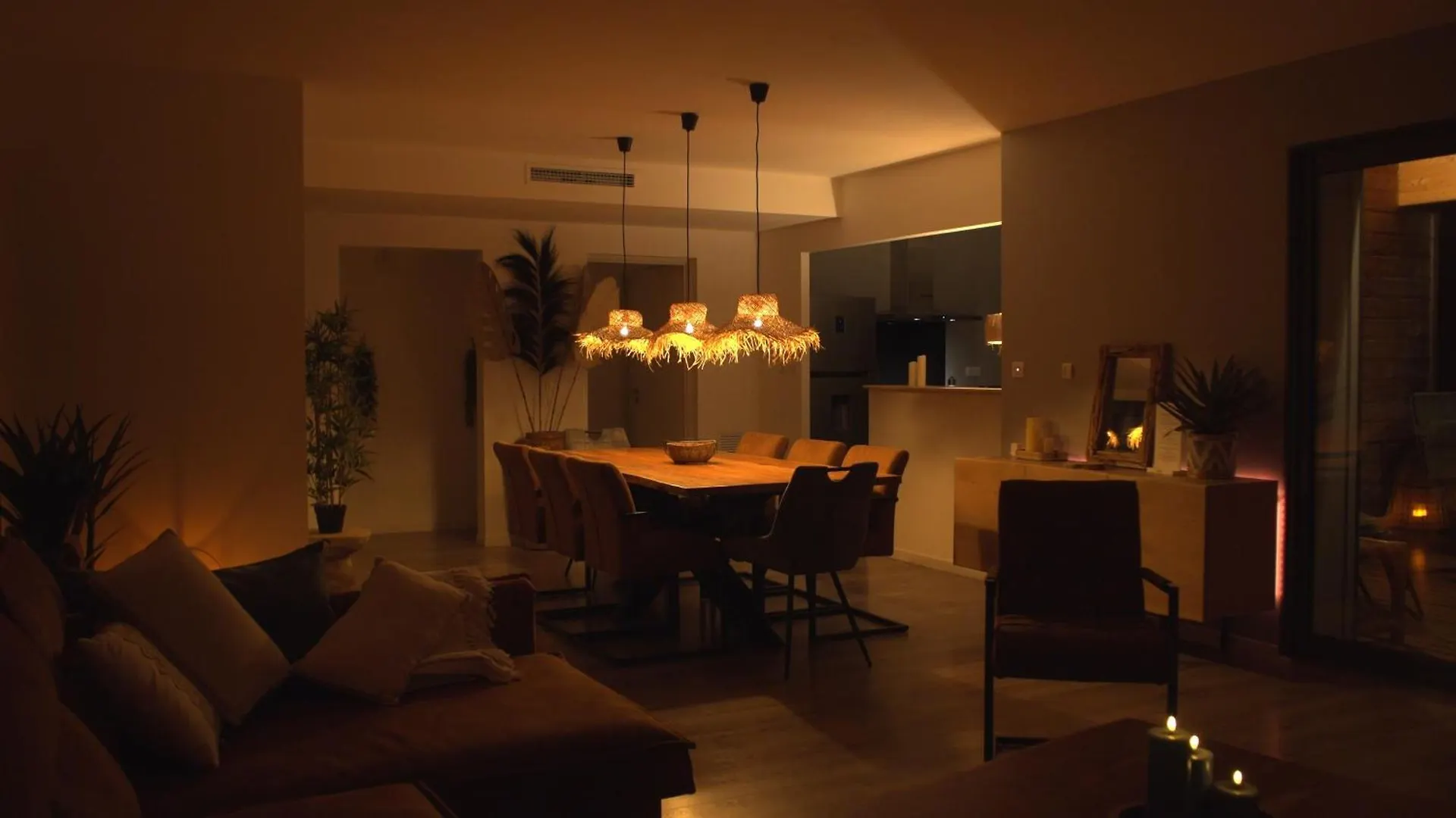 Maison Avec Terrasse En Bois Et Piscine Varaire Villa